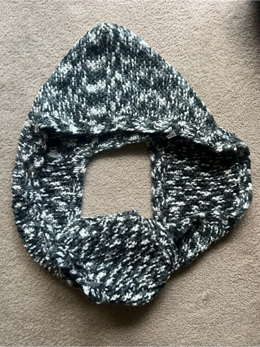 Lululemon Hickey Hider - Scarf & Gloves - Black & White Space Dye